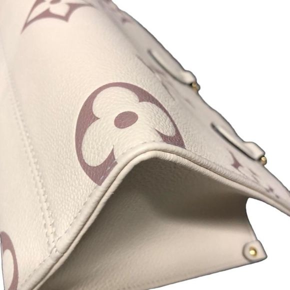 Louis Vuitton On The Go PM Shoulder Bag Creme - Picture 9 of 14